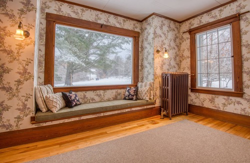 Bethlehem House | Cozy home with covered porch, & sun room - walk to shops/dining/bars