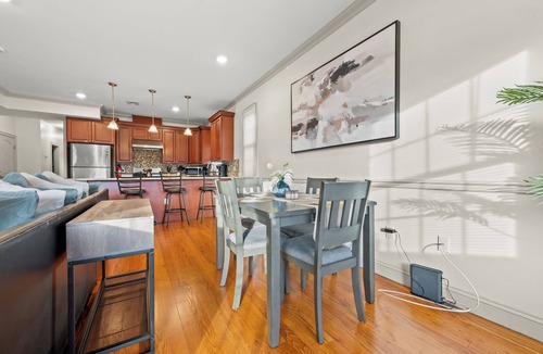 Bergen Apartment | Cozy Jersey City/NYC Oasis w/Double Balcony