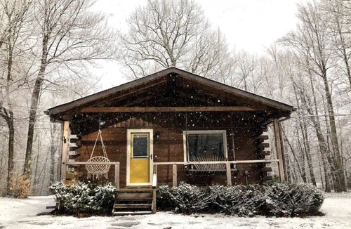 Roxbury Cabin | Cozy Log Cabin in the Catskill Mountains