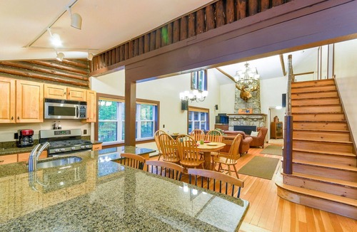 Lucerne-in-Maine Cabin | Cozy Log Cabin on Beautiful Phillips Lake near Bar Harbor and Camden