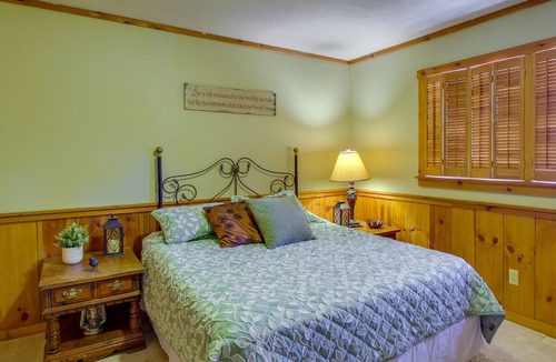 High Point Cottage | Cozy Moneta Getaway Near Smith Mountain Lake!