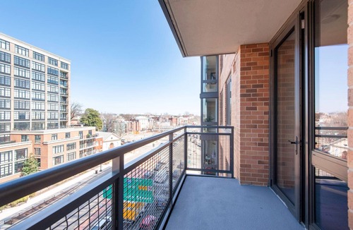 Mount Vernon Triangle Apartment | Cozy Mt. Vernon 1BR w/Gym, Pool close to Convention Center by Blueground