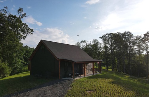 Mount Nebo House | Cozy New Retreat on Brownstone Ridge in the beautiful MountNebo.