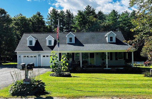 Clarendon Apartment | Cozy One-Bedroom Retreat with Mountain Views in charming Clarendon
