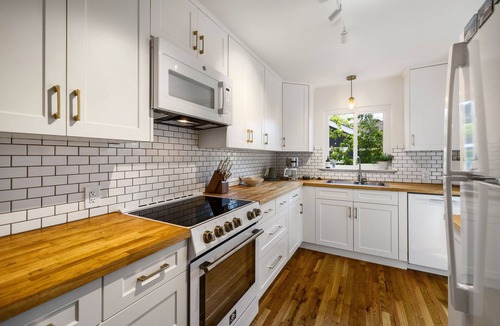 Old Southwest House | Cozy Reno Midtown Retreat Fire Pit & Parking