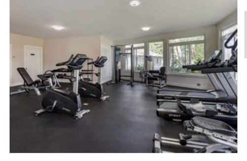 Bethel Resort | Cozy resort in awesome Bethel with AC, fitness room, WiFi
