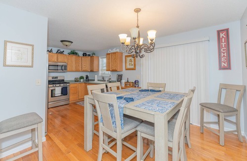 Glens Falls House | Cozy retreat in the heart of the city!