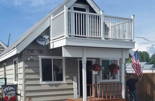 Chester Cabin | Cozy Romatic Family Mountain Retreat Close to ALL!