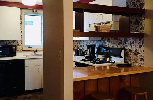 Stowe Area Condo | Cozy, Rustic Ski Condo at Stowe Village Green, 2BR 2BA, Sleeps 6