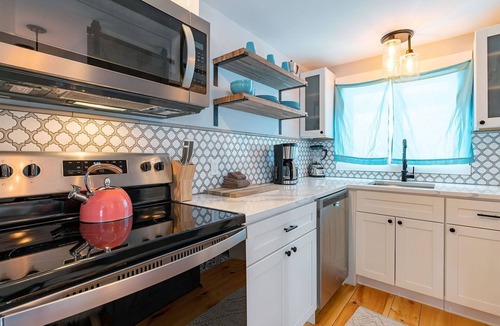 Stowe Village Historic District Apartment | Cozy studio apartment in Stowe Village