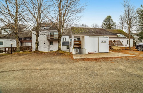 Warren Condo | Cozy townhome with on-site pools, hot tub, tennis, game room & gym