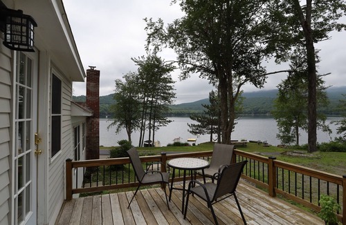 Rumney House | Cozy Waterfront Home Overlooking Stinson Lake (SL2439R)