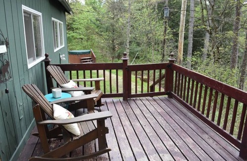 Lisbon House | Cozy White Mountain Cabin w/Hot Tub & Fireplace.