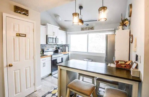 Thornton Apartment | Cozy White Mountain Condo