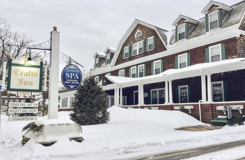 Wilmington Apartment | Crafts Inn, Hotel Suite with pool and hot tub.