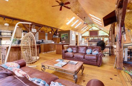 Auburn Apartment | Creativity Nook Rustic Studio 2 Mi to Owasco Lake