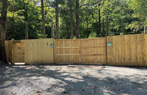 Dellslow House | Creekside Hideaway, Cozy 2-bedroom RV, Morgantown, WiFi, Firepit, Hammock,Grill