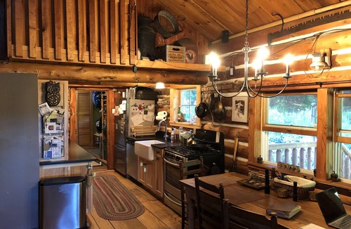 Northfield Cabin | Custom Built Luxury Log Home, Best on property Trout Fishing!