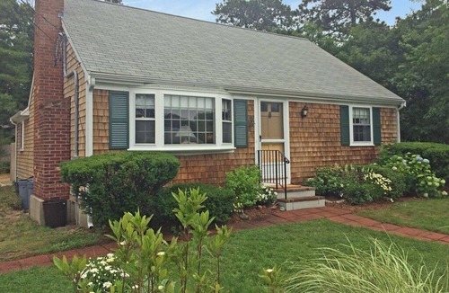 Dennis Port House | Cute 3-BR Under a Mile to the Beach! Pet Friendly!!