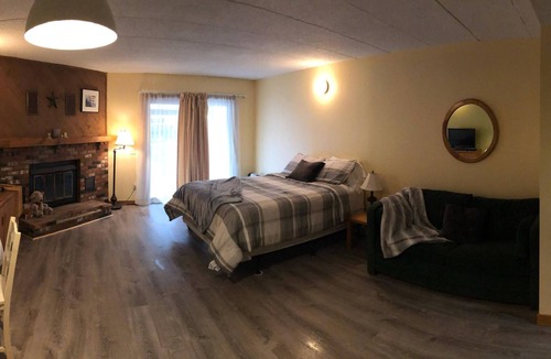 West Dover Condo | Cute and Cozy Condo at the base of Mt Snow