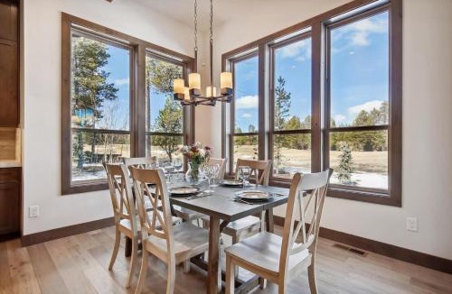 Sunriver House | Dancing Rock "Grandview Lodge" (Caldera Springs)