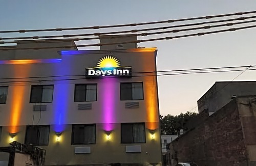 Flatlands Hotel | Days Inn by Wyndham Brooklyn Marine Park
