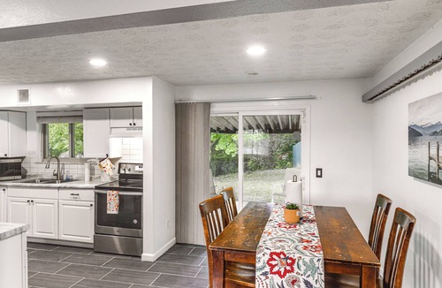 Dayton House | Dayton Home 4 Mi to Downtown, Pets Welcome!
