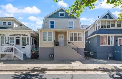Ventnor City Apartment | Dazzling Bungalow within 2 Blocks of Beach