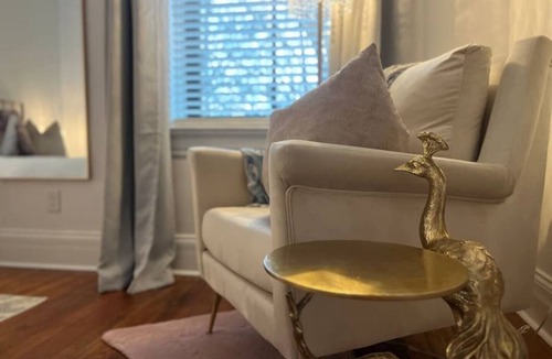 Mount Auburn House | Deco On Mulberry OTR FREE parking