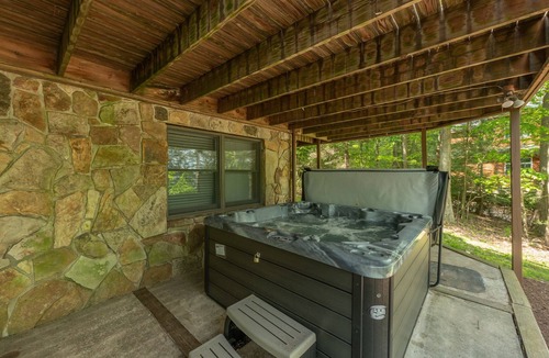 Swanton House | Deep Creek Dog Friendly Cabin w/Dock & Fireplace