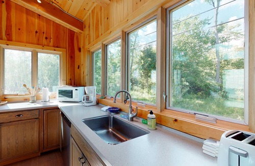 North Hero House | Delightful Waterfront Escape W/Three Kayaks, Free WiFi, Beach Access & More