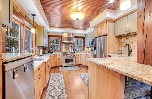 North Creek House | Deluxe, Four-Story Mountain Home with Fast WiFi and Central AC - Near the Slopes