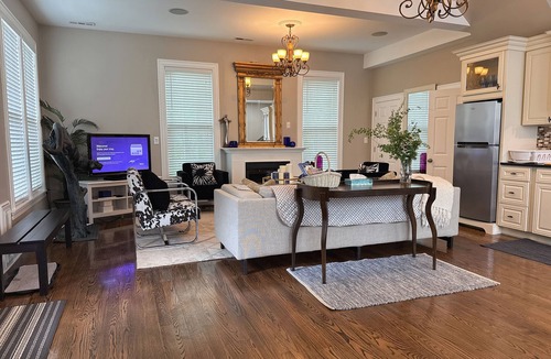 West Newton House | Deluxe Spacious 2-bedroom 2-story with gas fireplace Guest House