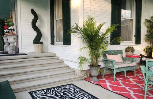 Lewisburg House | Designer Decorated Estate in Historic Downtown Lewisburg, West Virginia