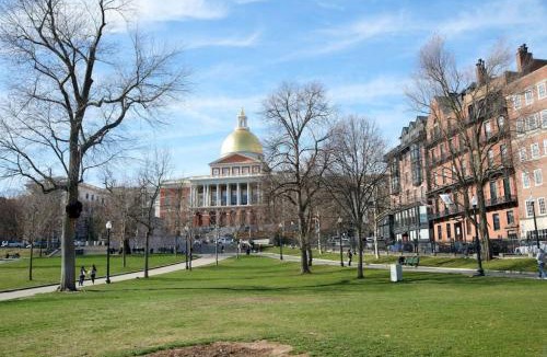 Downtown Boston Apartment | Designer Lux 4 bed Loft Steps to the State House