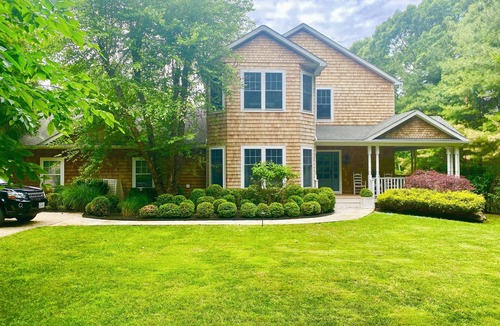 North Sea House | Designer Own Elegant Beachy Sag Harbor Home