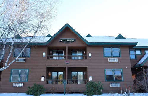 North Woodstock Condo | Desirable Deer Park Unit across from Rec. Center and Outdoor Swimming Pond! (DP166D)