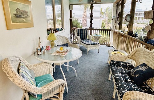 Isle of Palms Cottage | Dog-friendly Cottage! 3/30 night stays year-round! 7 Night/Monthly Discounts!