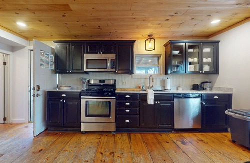 Mount Holly House | Dog-friendly getaway with mountain views, games, & deck - near skiing & trails