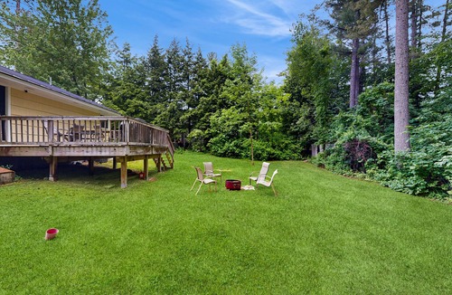 North Conway House | Dog-friendly home w/fireplace & furnished deck - near resort