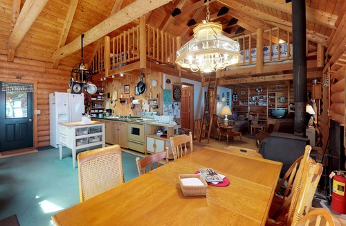 Rockwood Cabin | Dog-Friendly Lakefront Log Cabin with Peaceful Atmosphere, Dock & Boat Launch