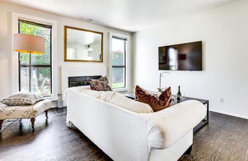 Buenavante House | Dog Friendly! Modernist Oasis in North Scottsdale