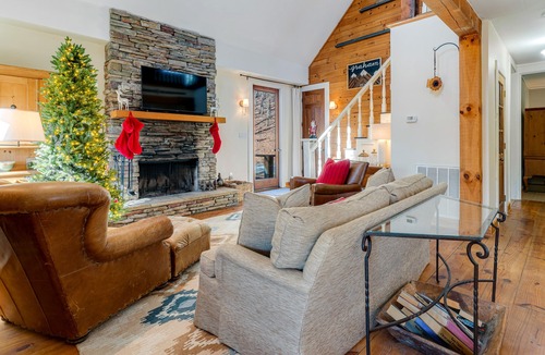 Seven Devils Other | Dog-Friendly Mountain-View Home with Grill, Fireplace, Pool Table, & Ping-Pong,