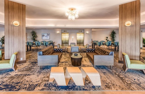 Harbor Hotel | DoubleTree by Hilton Carson