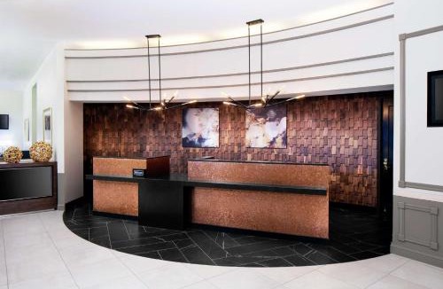 Nashua Hotel | DoubleTree by Hilton Nashua