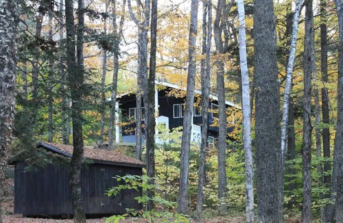 Plymouth Cabin | Downhill Haus, 7 beds, between Okemo & Killington