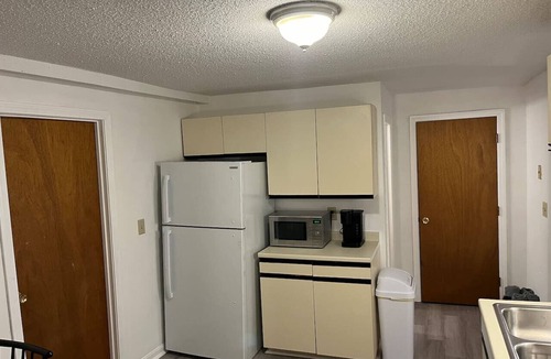 Amesbury Apartment | Downtown Amesbury! 15 Mins to Beach
