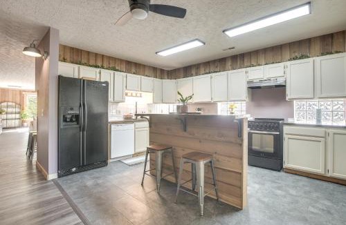 Lancaster Apartment | Downtown Condo about 23 Mi to Hocking Hills State Park