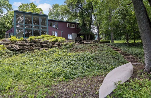 Middlebury House | Downtown Middlebury River House