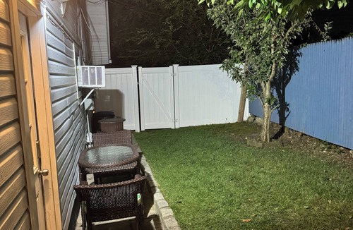 Central Islip Apartment | Dreamstay Guest house in Central Islip private entrance